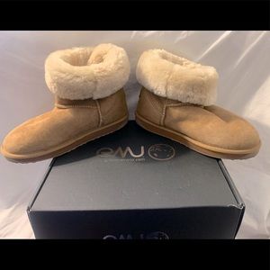 EMU Stinger Lo in Chestnut in size 9